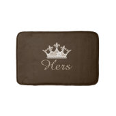 Brown Hers Crown Bath Mat Badematte (Vorderseite)