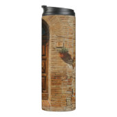 BROWN HOLZTÜR AUF BROWN BRICK WALL THERMOSBECHER (Nach rechts gedreht)