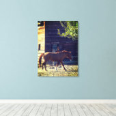 Brown Horse Walking Leinwanddruck (Insitu (Holzboden))