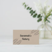 Brown Minimalistisch Backbäckerei Visitenkarte (Stehend Vorderseite)