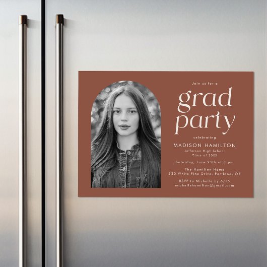 Brown Modern Minimalistisch Foto Graduation Party Magneteinladung