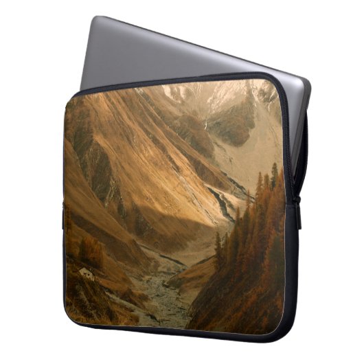 BROWN MOUNTAINS LAPTOPSCHUTZHÜLLE (Vorderseite Links)