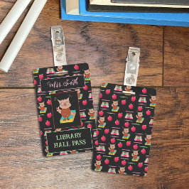 Brown Owl on Book Library Hall Pass Abzeichen Ausweis