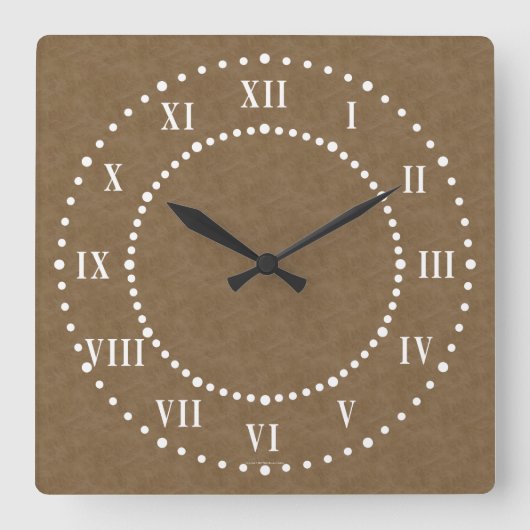 Brown Parchment Look Roman Numerals Wall Clock Quadratische Wanduhr (Vorderseite)