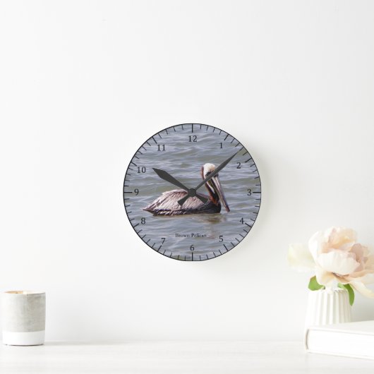Brown Pelican Uhr (Zuhause)