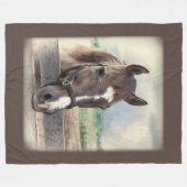 Brown-Pferd mit dem Halter Fleecedecke (Vorderseite (Horizontal))