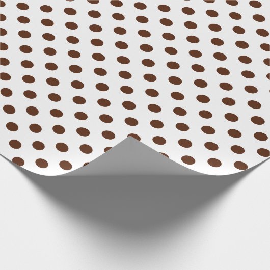 Brown Polka Dot auf weißem Medium Space Geschenkpapier (Ecke)