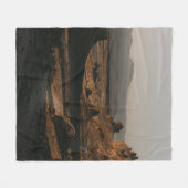 BROWN ROCK FORMATION AUF BROWN FELD WÄHREND DES TA FLEECEDECKE (Vorderseite (Horizontal))