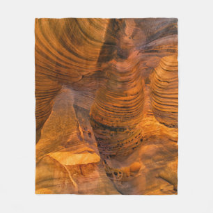 Brown rock formation fleecedecke