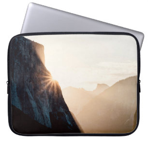 BROWN ROCKY BERG WÄHREND DES TAGES LAPTOPSCHUTZHÜLLE