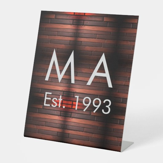 Brown rustic brick stone add name letter year date sockelschild (Vorderseite)