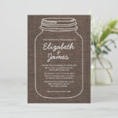Brown Rustic Burlap Mason Jar Wedding Einladungen (Stehend Vorderseite)