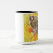 Brown-Schmetterling, gelbe Blume Tasse (Zentrum)
