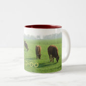 Brown schüchtert Tasse ein (VorderseiteRechts)