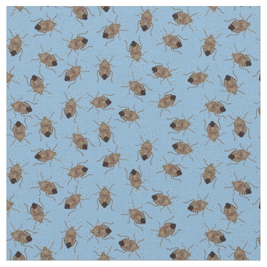 Brown Stink Bugs Illustrationen auf Blue Gemustert Stoff (Nahaufnahme)