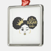 Brown Sugar Babe in Schwarz und Gold Ornament Aus Metall (Links)