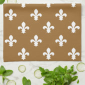 Brown Sugar Südliche Hütte Fleur de Lys Handtuch (Gefaltet)