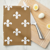 Brown Sugar Südliche Hütte Fleur de Lys Handtuch (Viertel Falte)