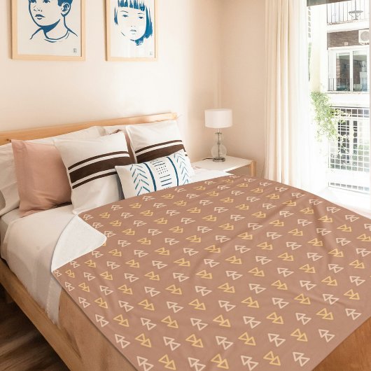 Brown Triangle Pattern Sherpa Blanket Sherpadecke