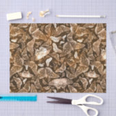 Brown und beige Schmetterlings-Muster Seidenpapier (Handwerk)