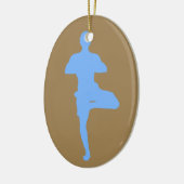 Brown und blaue Yoga-Baum-Pose Keramikornament (Links)