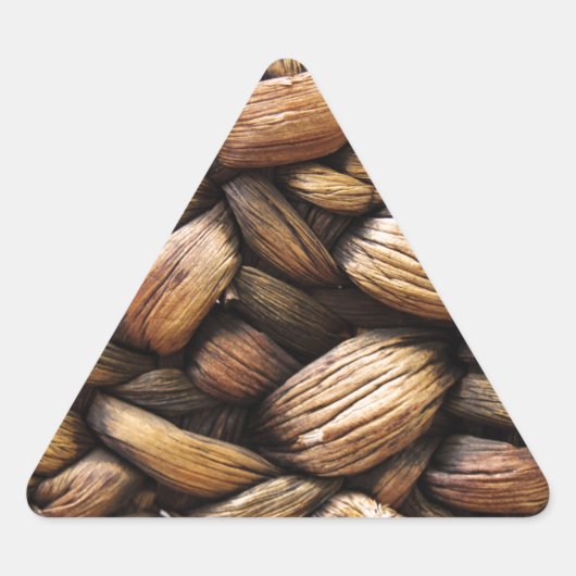 Brown Walnut Muscheln Dreieckiger Aufkleber (Vorderseite)