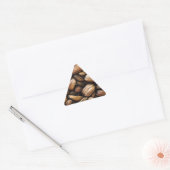 Brown Walnut Muscheln Dreieckiger Aufkleber (Umschlag)