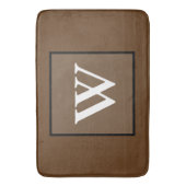 Brown White Monogram Badematte (Vorderseite Vertikal)