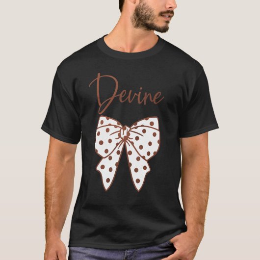 Brown & White Polka Dots Bow Devine T-Shirt (Vorderseite)