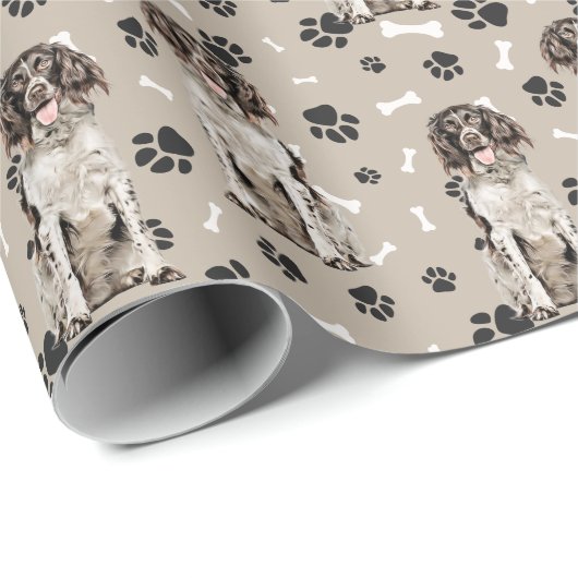 Brown White Springer Spaniel Dog Paw Prints Geschenkpapier (Rolleneckpunkt)