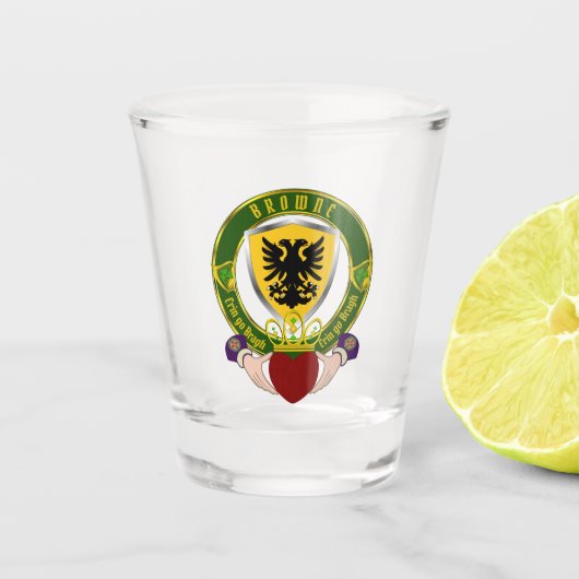 Browne Irish Shield & Claddagh Schnapsglas (Vorderseite)