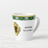 Browne Irish Shield & Tartan Personalisiert Milchtasse (Rechte Ecke)