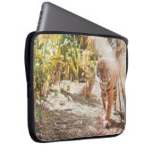 BROWTIGER IN WALKING GESTURE LAPTOPSCHUTZHÜLLE (Vorne Rechts)