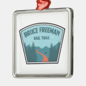 Bruce Freeman Rail Trail Ornament Aus Metall (Links)