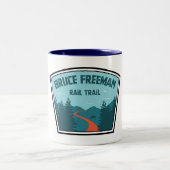 Bruce Freeman Rail Trail Zweifarbige Tasse (Mittel)