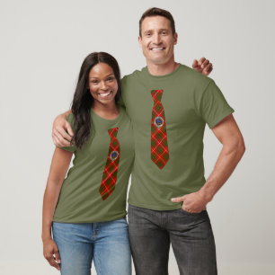Bruce-Tartan-Schlips-T-Shirt mit Abzeichen T-Shirt