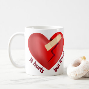 Brüchendes Herz geheilt mit Pflaster und Zitat zum Kaffeetasse