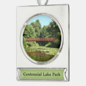 Brücke am Centennial Lake in Ellicott City Banner-Ornament Silber (Links)