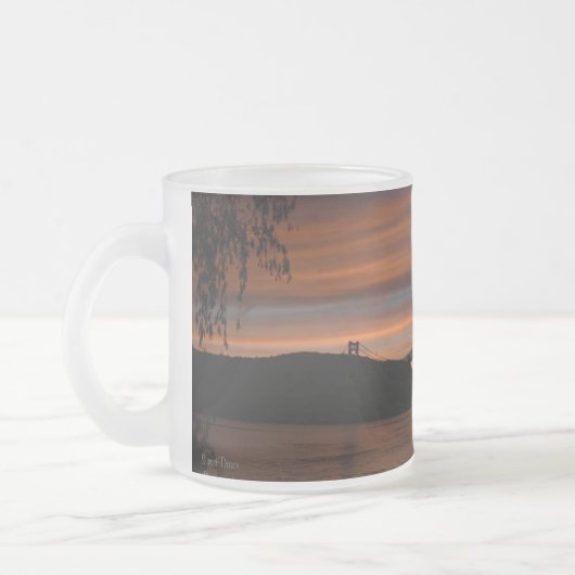 Brücke bei Sunset 2 Zwei-Tone-Kaffee-Tasse Mattglastasse (Links)