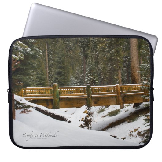 Brücke bei Wuksachi Laptopschutzhülle (Vorderseite)