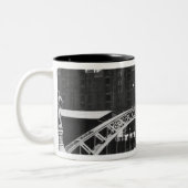 Brücke im Speicherstadt Hamburg, c.1910 Zweifarbige Tasse (Links)