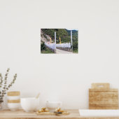 Brücke mit buddhistischen Gebetsfahnen - Bhutan Poster (Küche)