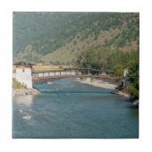 Brücke nach Punakha Dzong in Bhutan Fliese (Vorderseite)