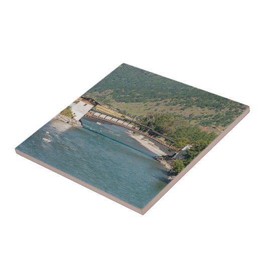 Brücke nach Punakha Dzong in Bhutan Fliese (Seite)