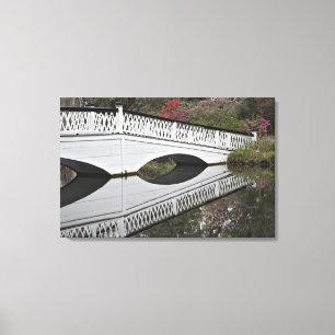 Brücke reflektiert auf Teich, Magnolia Leinwanddruck