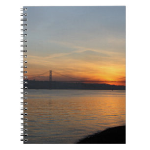 Brücke über den Fluss Tagus bei Sunset Notizblock