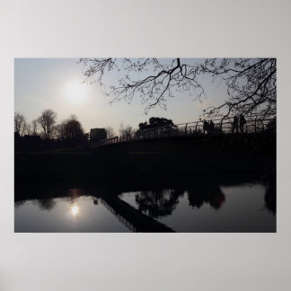 Brücke über einen Fluss Poster