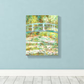 Brücke über einen Teich der Wasserlilien von Claud Leinwanddruck (Insitu (Holzboden))