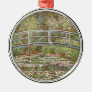 Brücke über einen Teich mit Seerosen Ornament Aus Metall