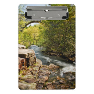 Brücke über Fluss Mini Klemmbrett